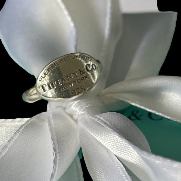 Tiffany & Co. Jewelry - Tiffany & Co Oval Ring Size 4.75